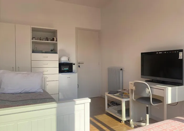 Mirela\'S Private Room With Key, Ac, Lift & Balcony In The Center Of Nice On The Cote D\'Azur