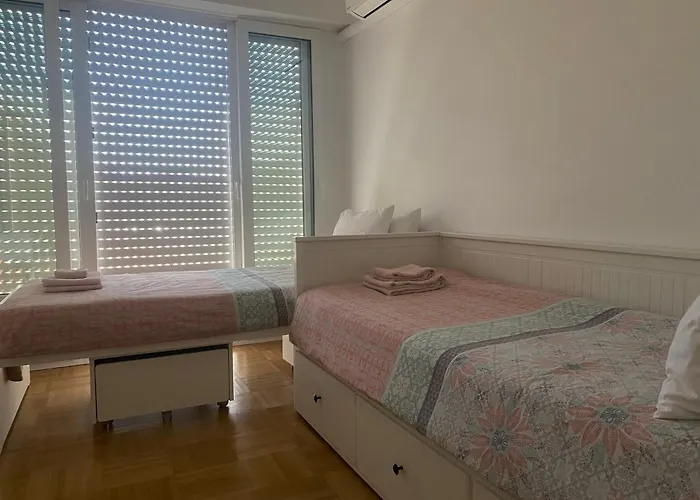 Mirela\'S Private Room With Key, Ac, Lift & Balcony In The Center Of Nice On The Cote D\'Azur