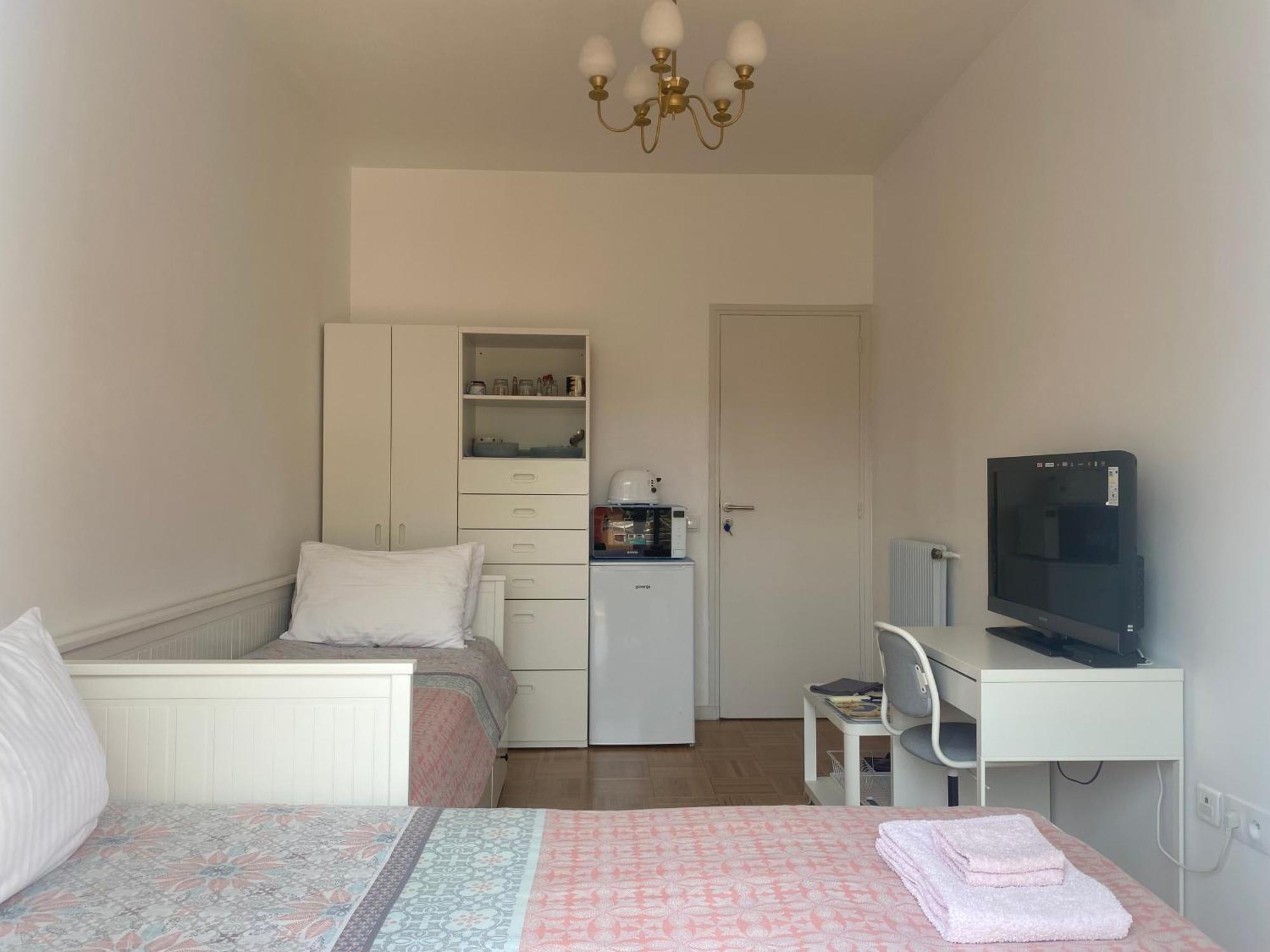 Habitación en casa particular Mirela's Private With Key, Ac, Lift & Balcony In The Center Of On The Cote D'azur Niza
