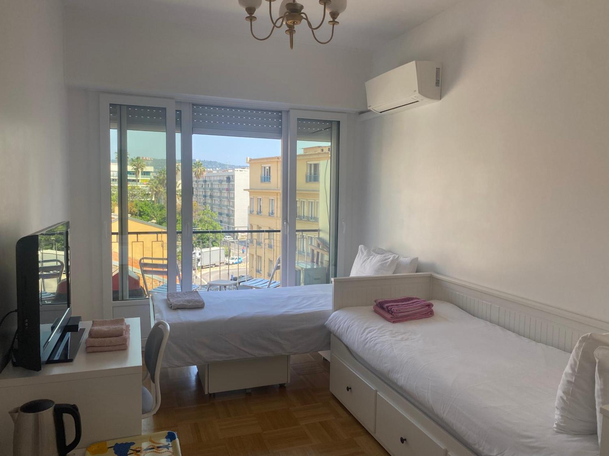 Mirela's Private With Key, Ac, Lift & Balcony In The Center Of On The Cote D'azur * Nice