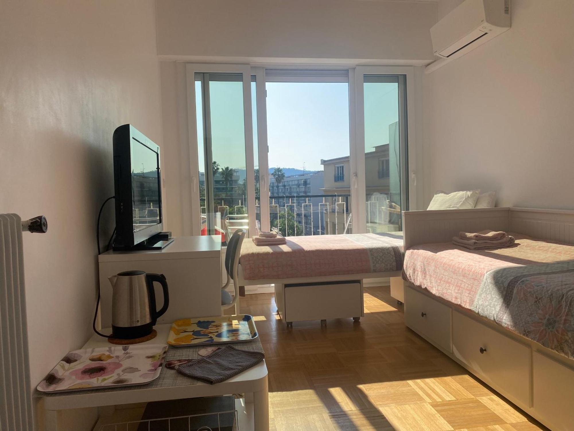 Habitación en casa particular Mirela's Private With Key, Ac, Lift & Balcony In The Center Of On The Cote D'azur