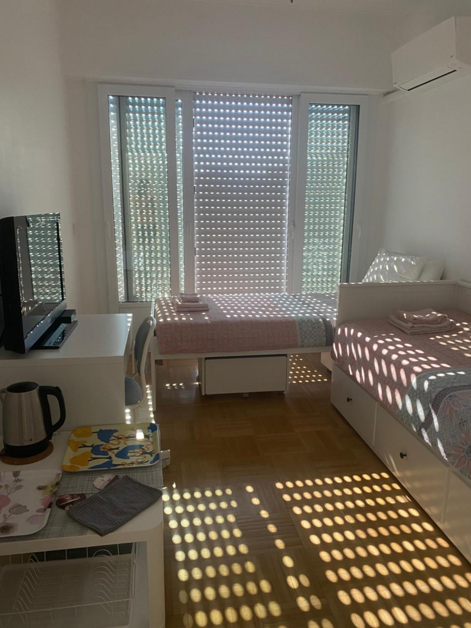 Mirela's Private With Key, Ac, Lift & Balcony In The Center Of On The Cote D'azur Séjour chez l'habitant Nice